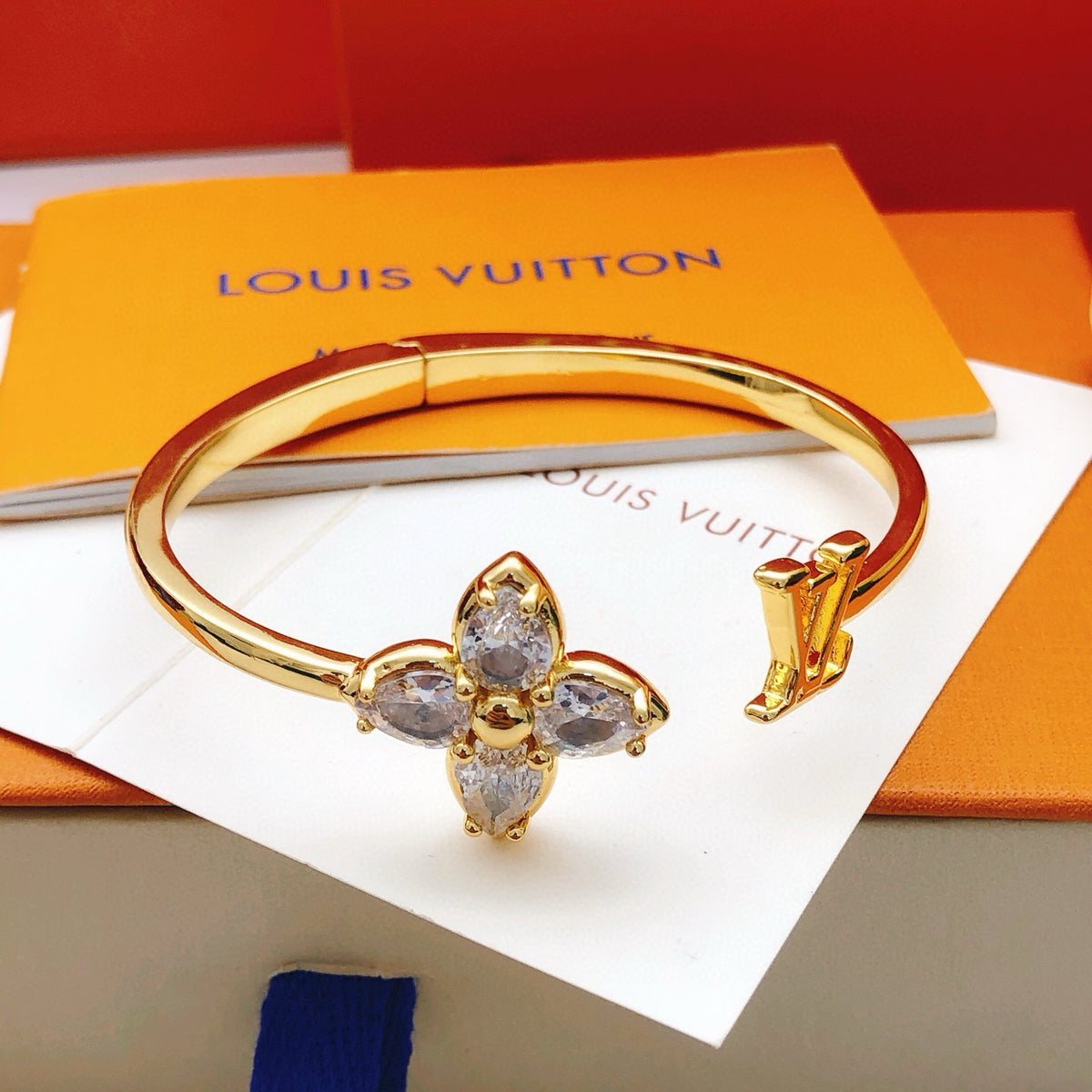Geometric Emblem Bangle in Gold-Tone – Design 003 detail view