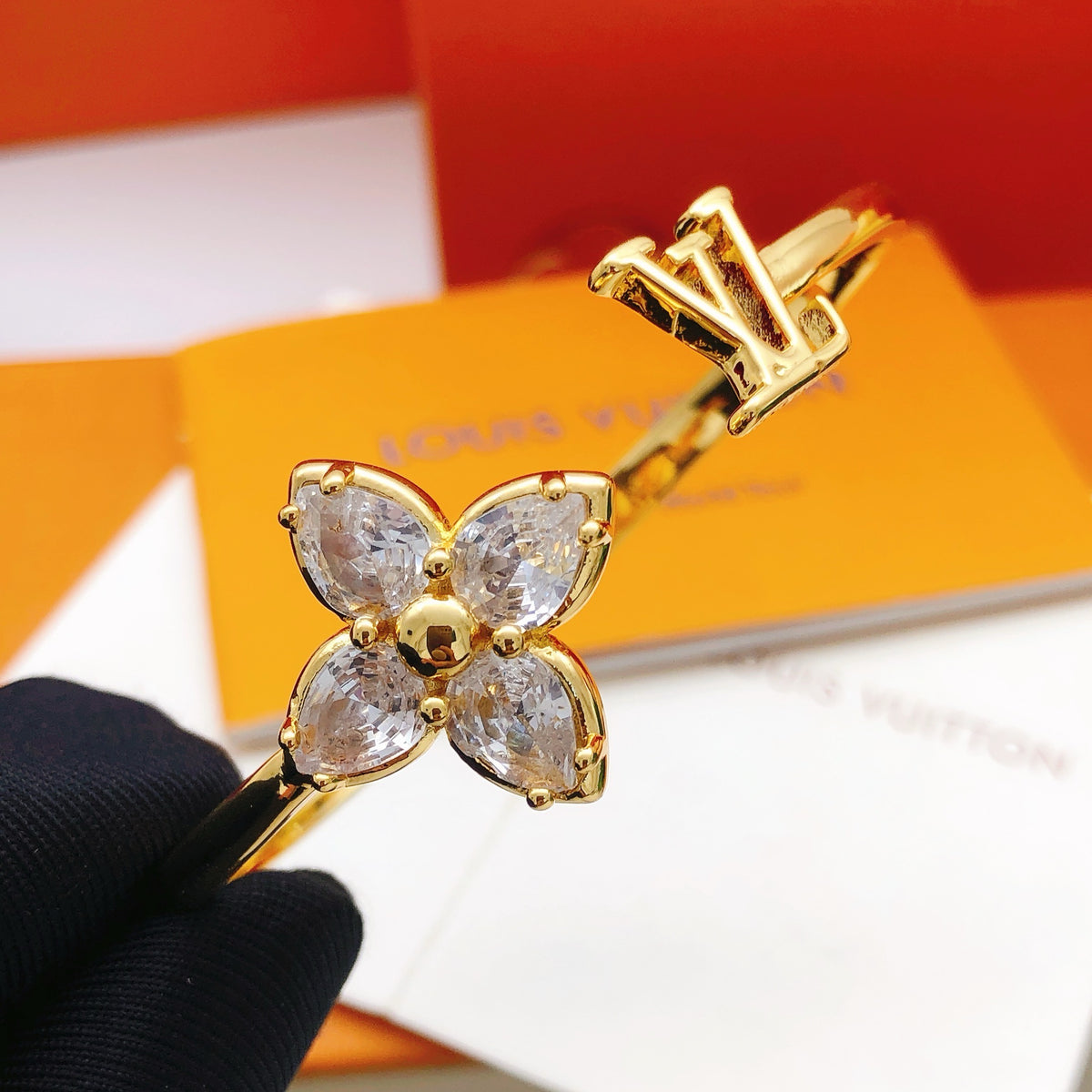 Geometric Emblem Bangle in Gold-Tone – Design 003 side detail