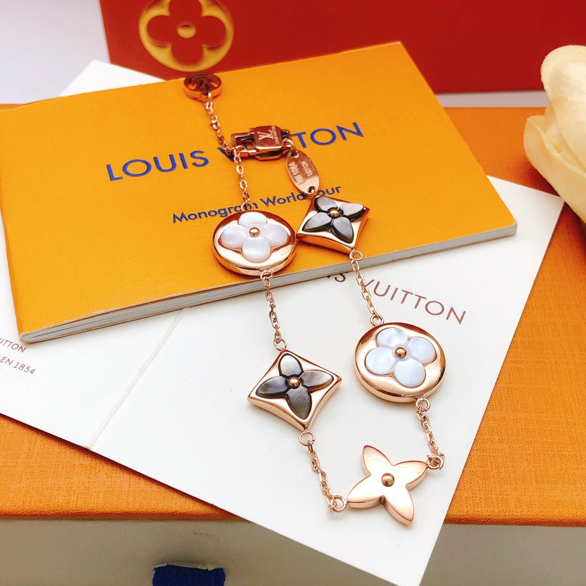 Geometric Emblem Bracelet in Rose-Gold-Tone – Rose Gold Detail – Design 016 front product view
