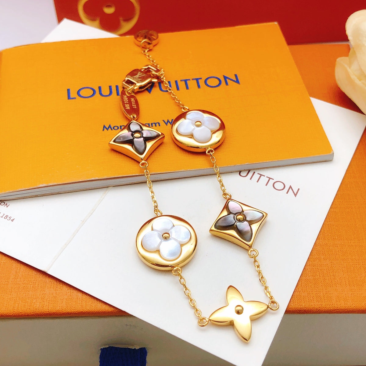 Geometric Emblem Bracelet in Gold-Tone – Design 066 detail view