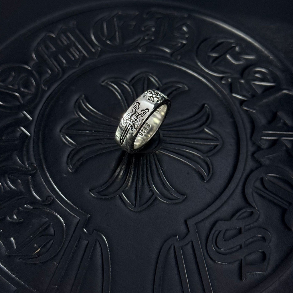 Cross Statement Ring in Antique Silver-Tone – Design 03 detail view
