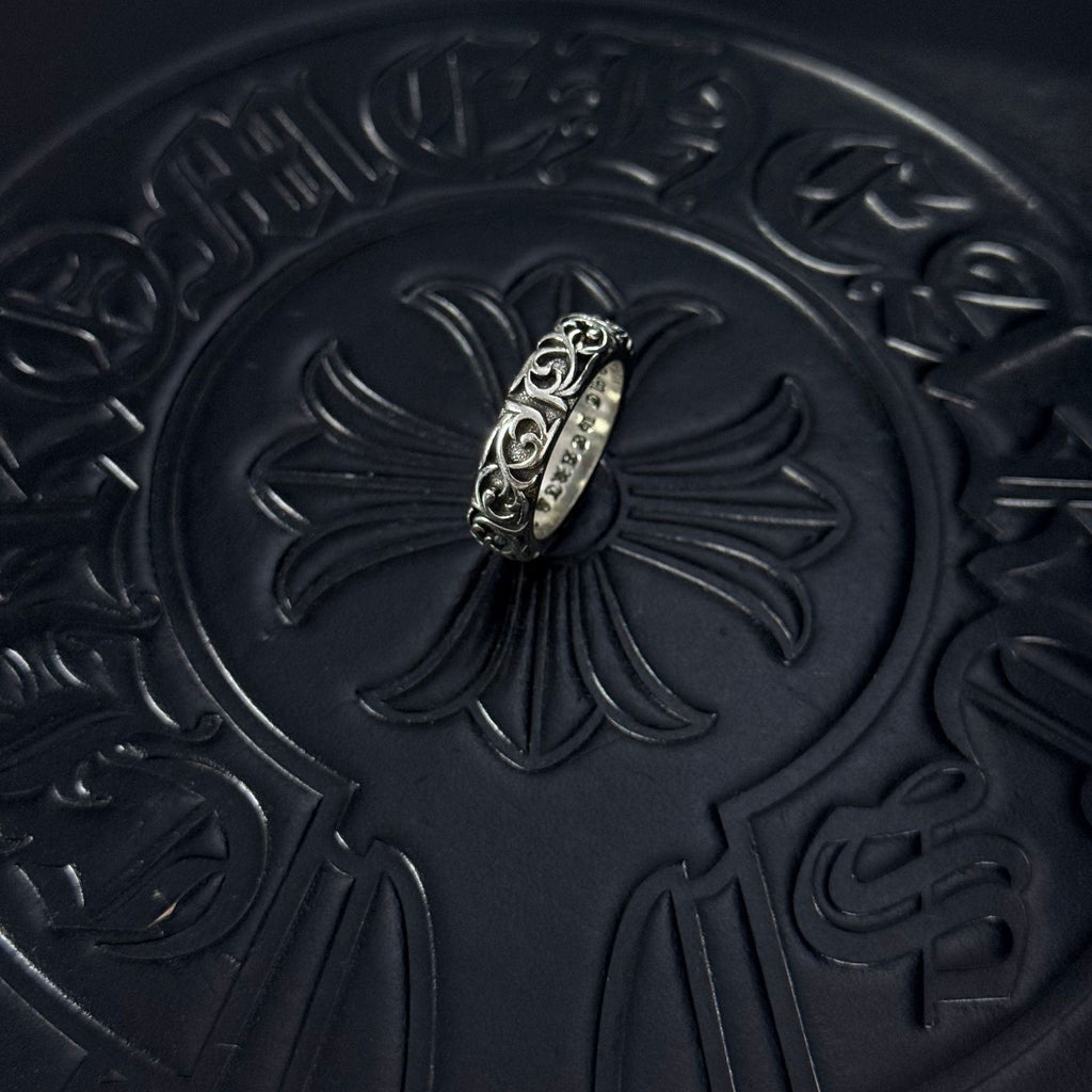 Cross Statement Ring in Antique Silver-Tone – Design 03 detail view