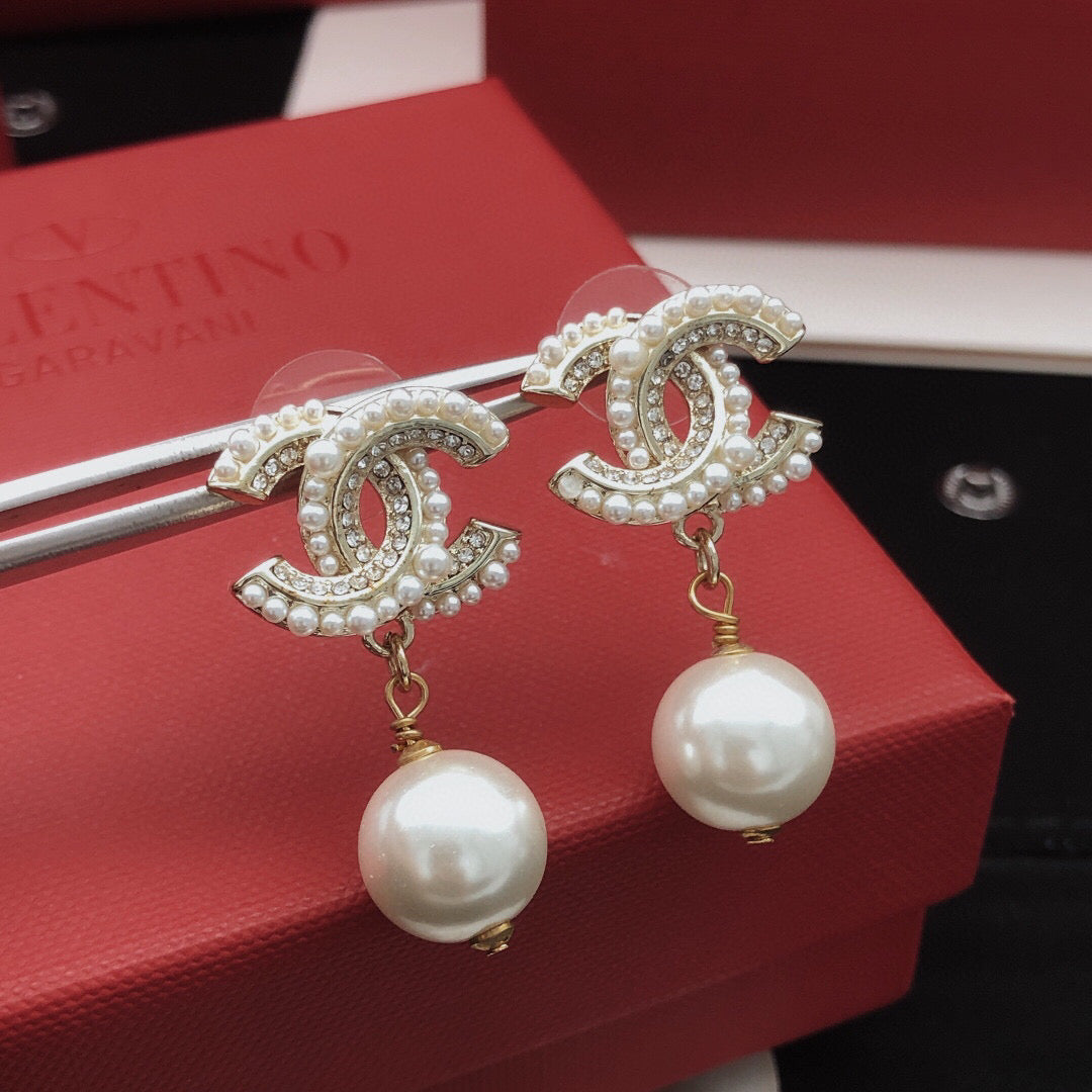 Pearl Pearl-Detail Statement Earrings – Pearl Detail – Design 012 detail view