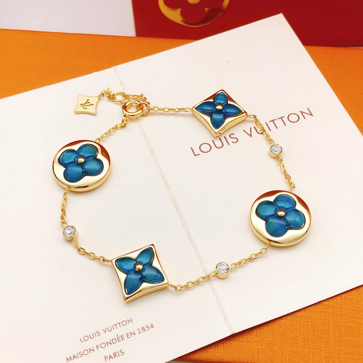 Geometric Emblem Bracelet in Gold-Tone – Blue Detail – Design 003 close-up detail
