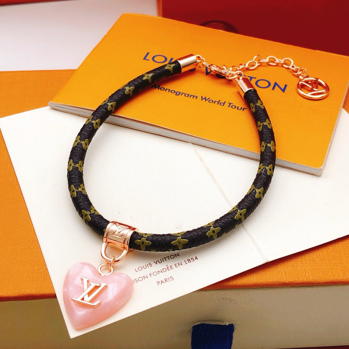 Heart Bangle in Rose-Gold-Tone – Rose Gold Detail – Design 002 main product view