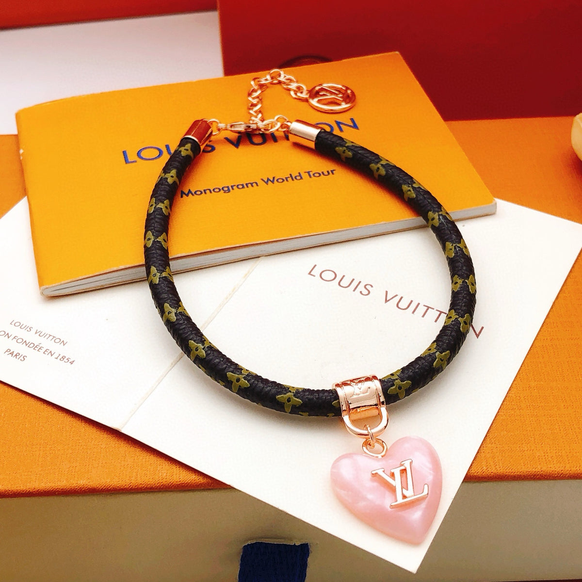 Heart Bangle in Rose-Gold-Tone – Rose Gold Detail – Design 002 front product view
