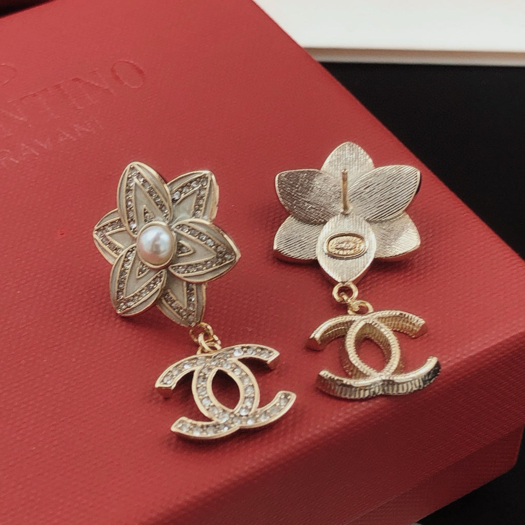 Camellia Stud Earrings in Gold-Tone – Camellia Detail – Design 011 close-up detail