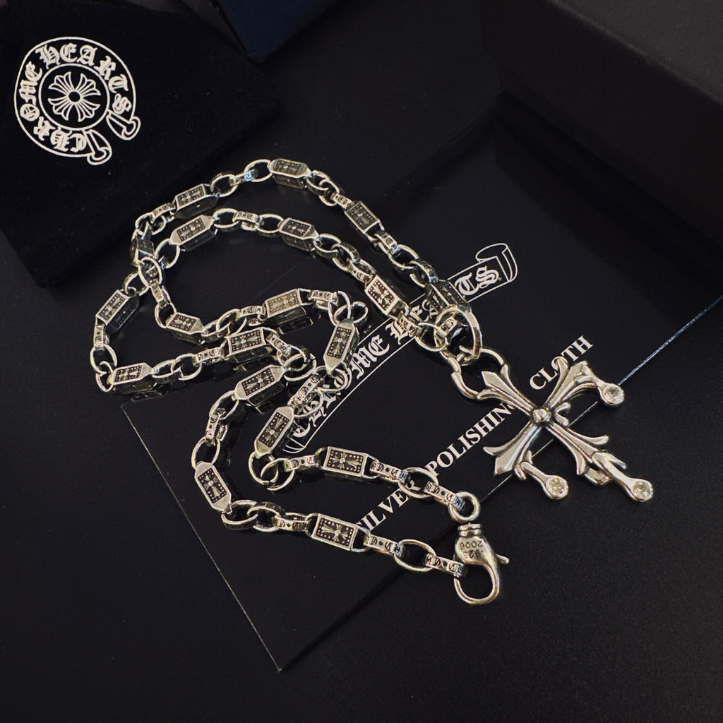 Gothic Emblem Pendant Necklace in Antique Silver-Tone – Design 06 close-up detail