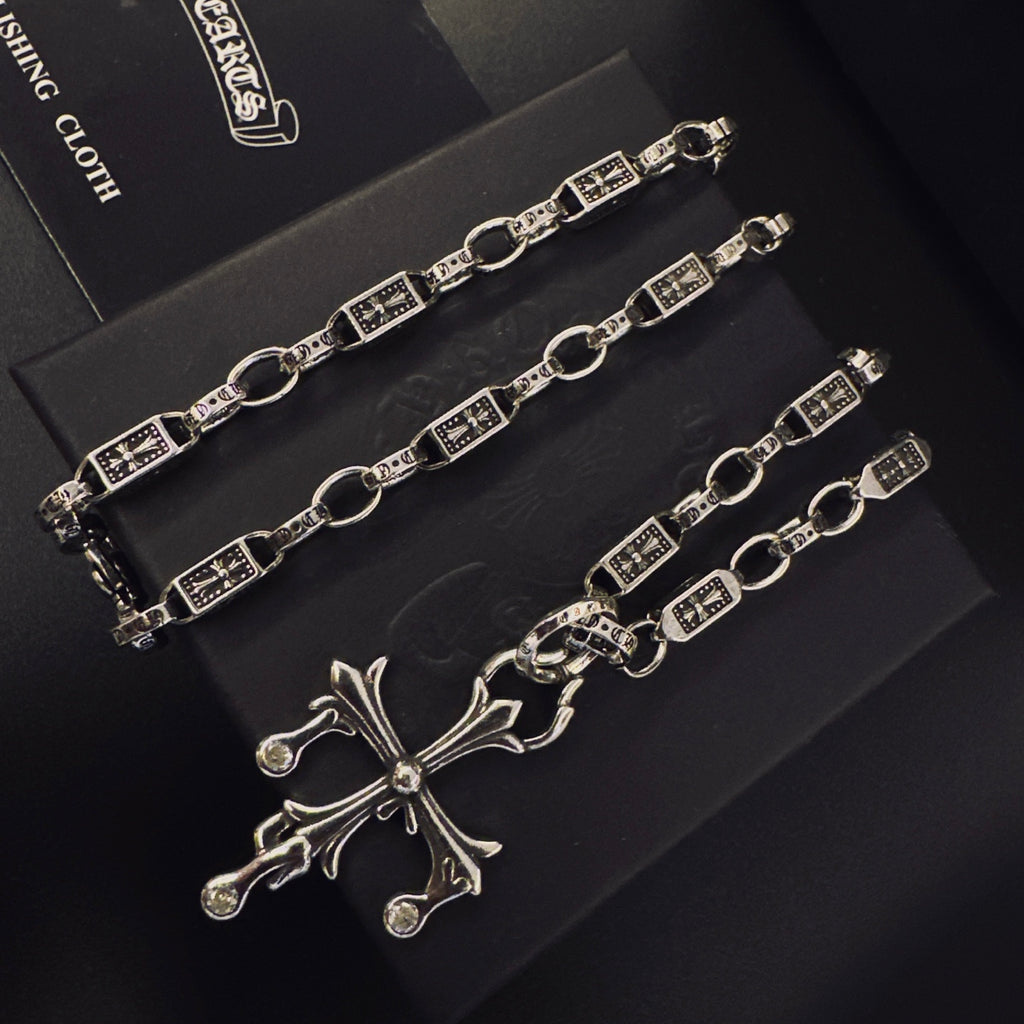 Gothic Emblem Pendant Necklace in Antique Silver-Tone – Design 06 detail view