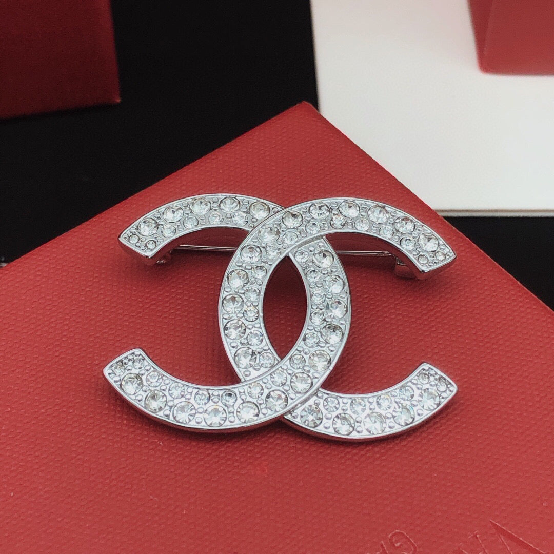 Signature Emblem Brooch in Silver-Tone – Design 002 side detail