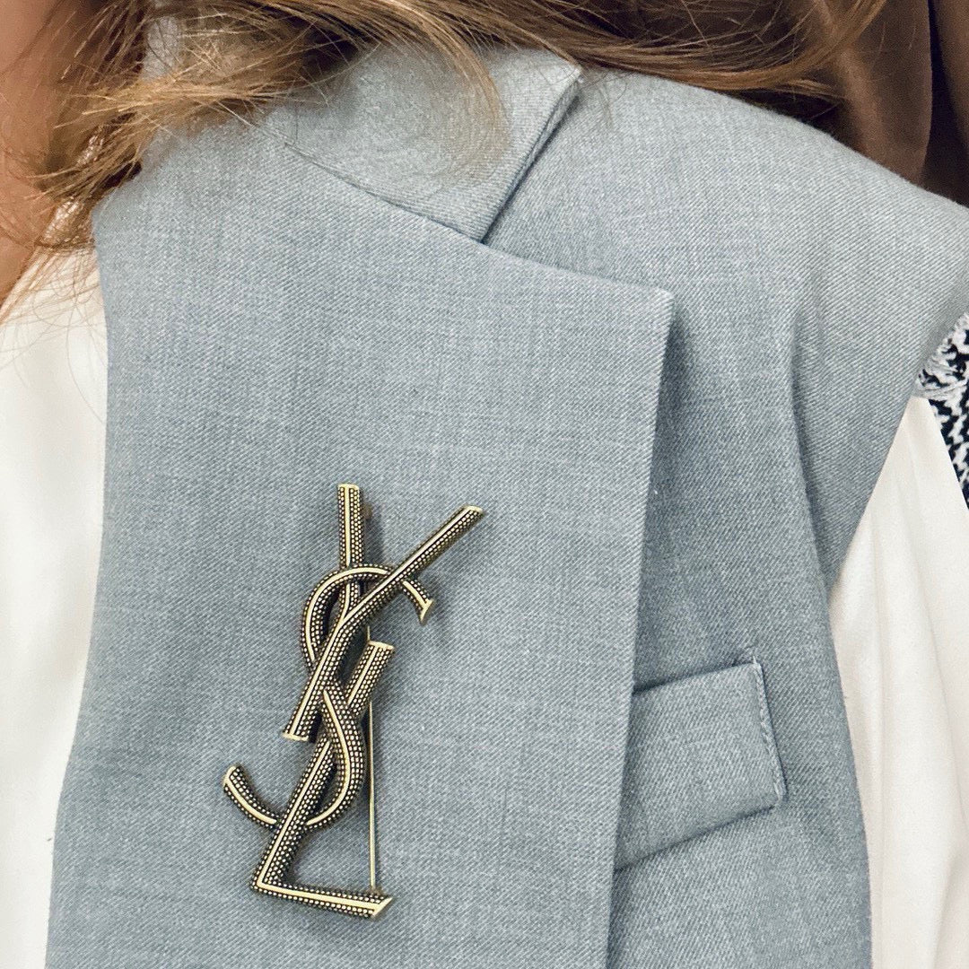 Geometric Emblem Brooch in Polished Metal-Tone – Design 009 side detail