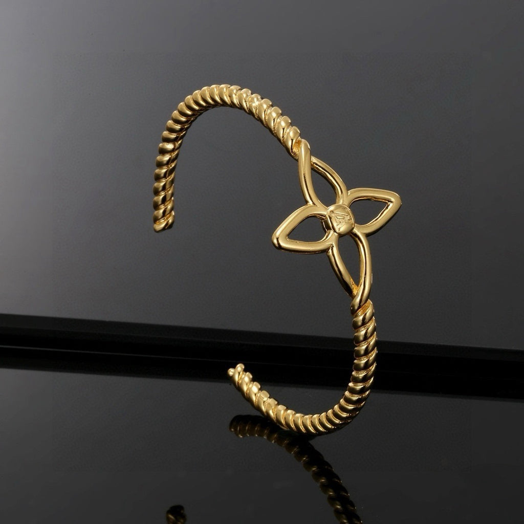 Clover Bangle in Polished Metal-Tone – Clover Detail – Design 009 front product view