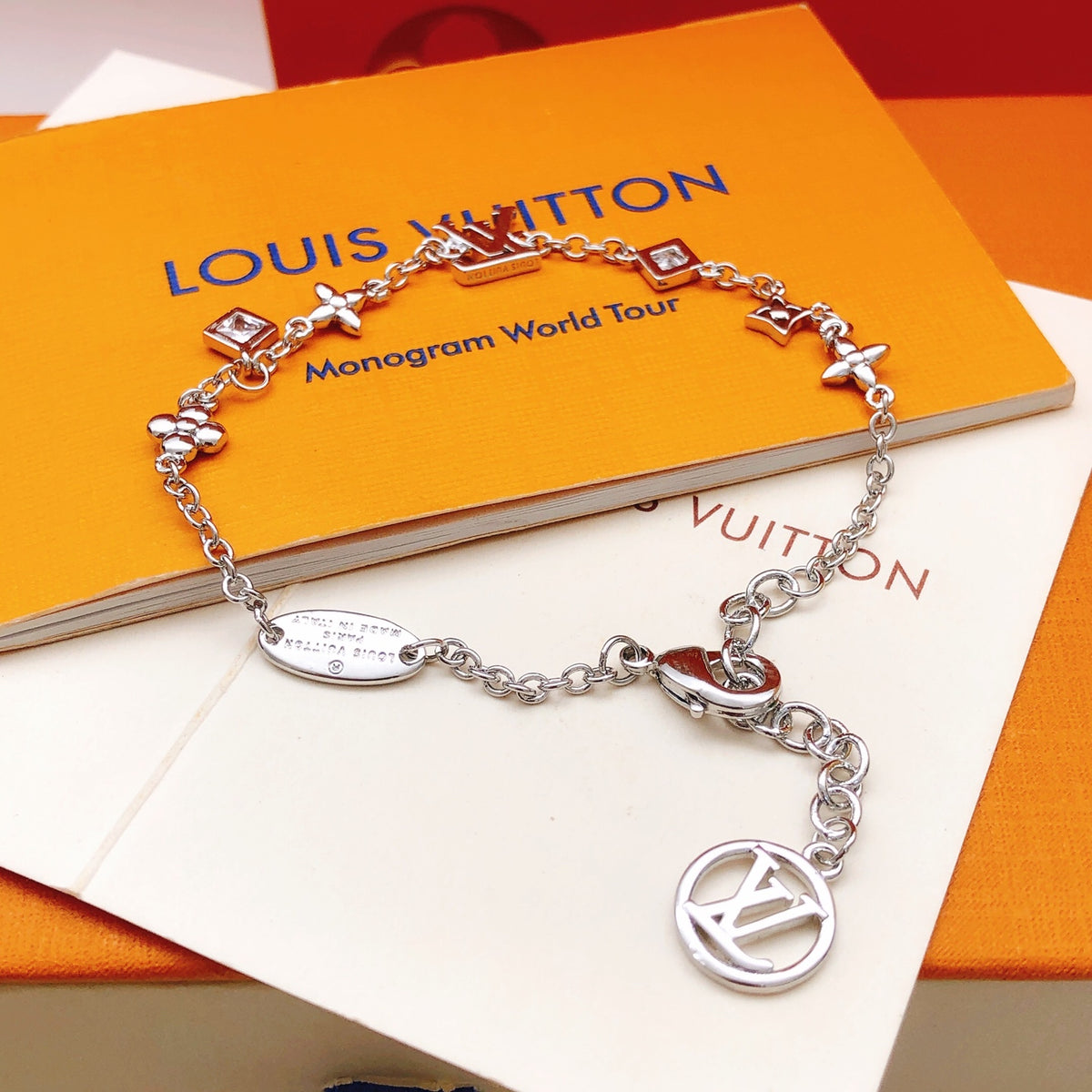 Geometric Emblem Bracelet in Silver-Tone – Silver Detail – Design 023 side detail