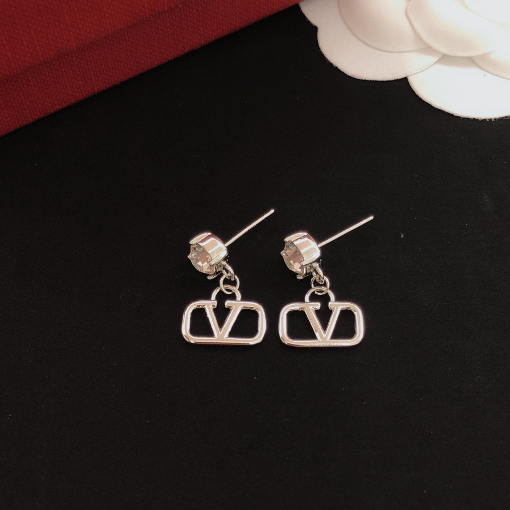 Signature Emblem Jewelry Accessory – Design 02 side detail