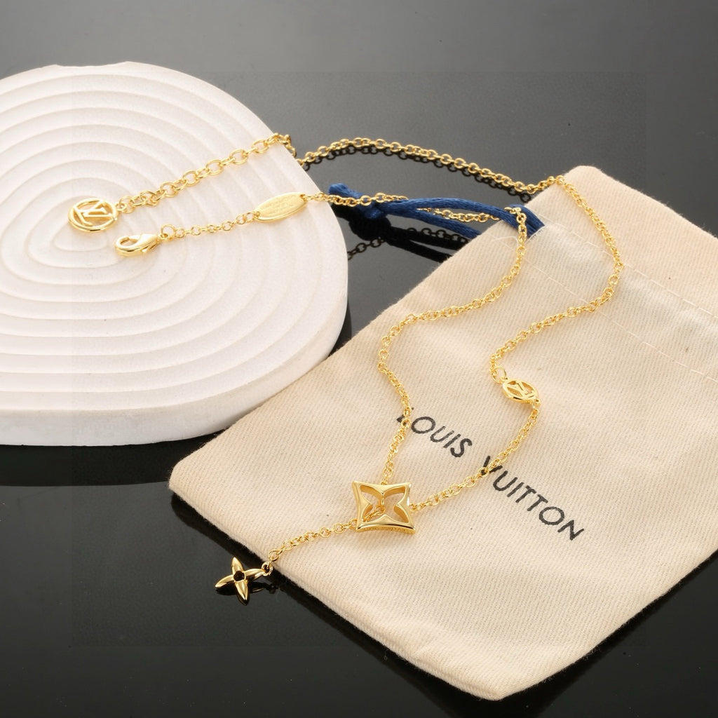 Clover Pendant Necklace in Polished Metal-Tone – Clover Detail – Design 004 front product view