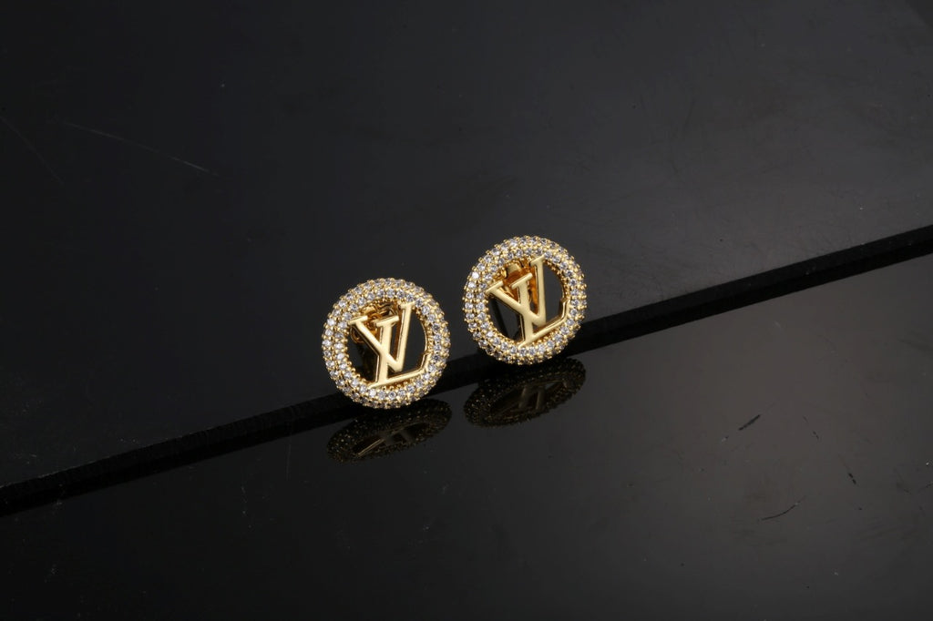 Letter Emblem Brooch in Polished Metal-Tone – Design 003 main product view