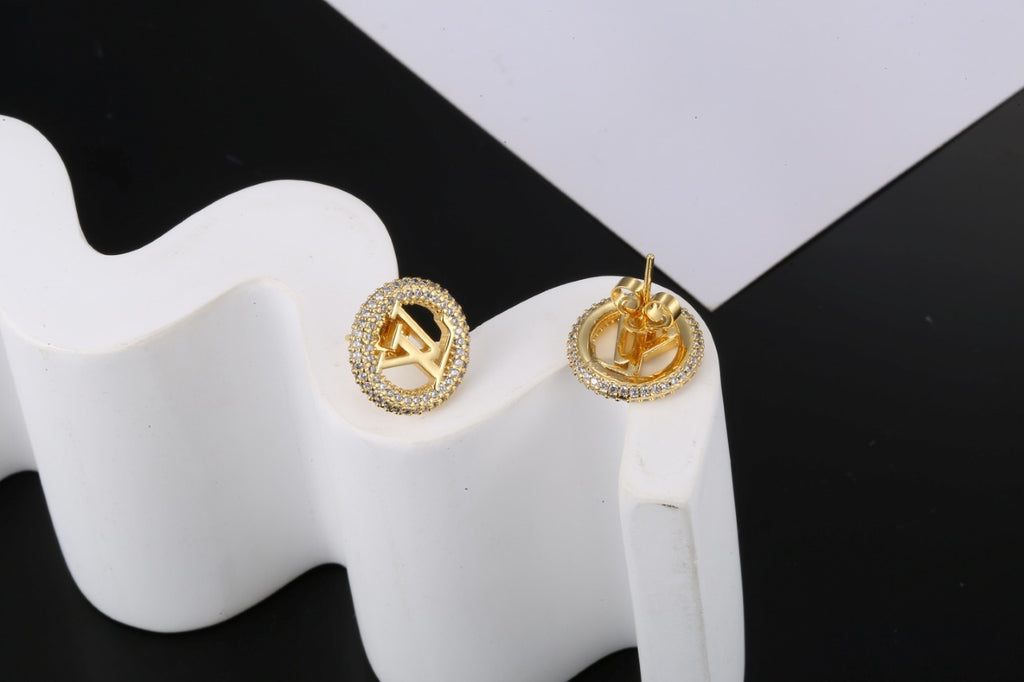 Letter Emblem Brooch in Polished Metal-Tone – Design 003 detail view