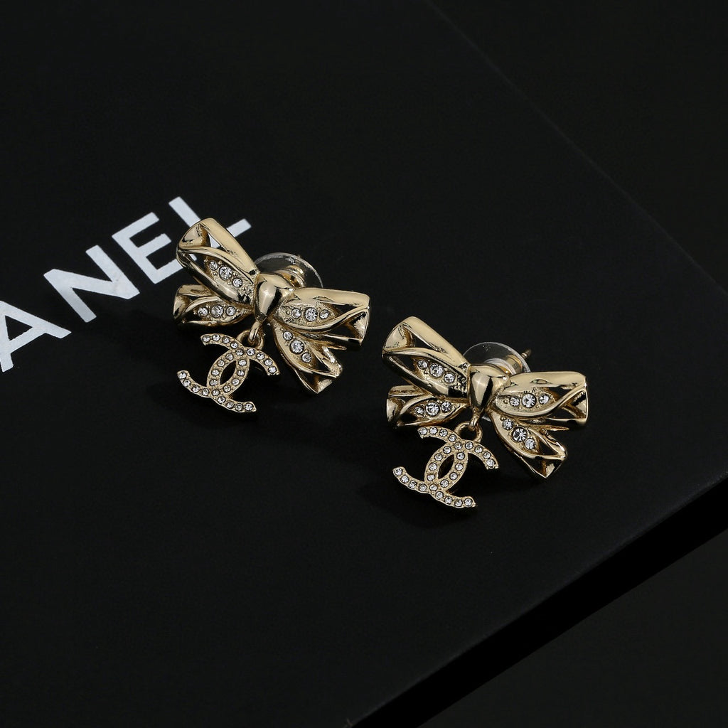 Double-C Emblem Stud Earrings in Polished Metal-Tone – Design 185 side detail