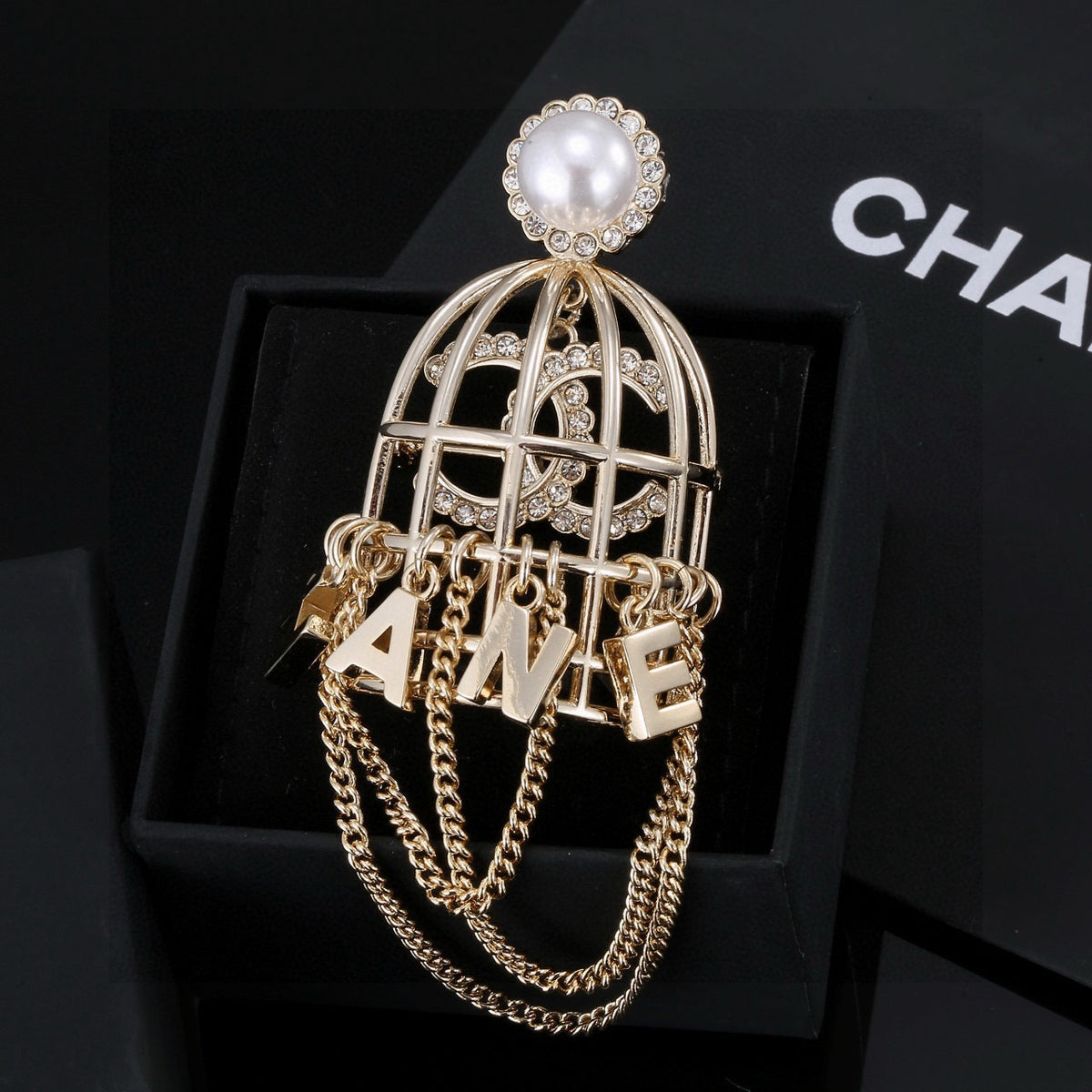 Double-C Emblem Brooch in Polished Metal-Tone – Design 022 main product view