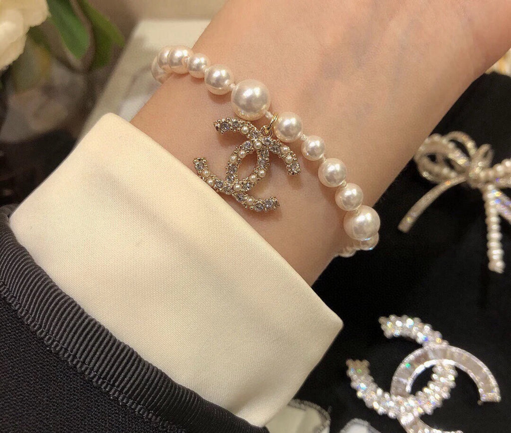 Double-C Emblem Bracelet in Gold-Tone – Pearl Detail – Design 003 detail view