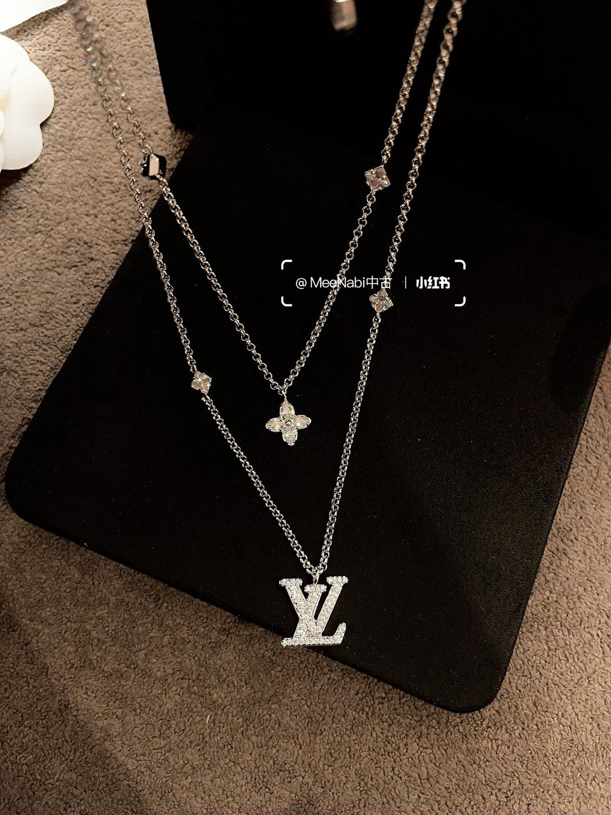 Geometric Emblem Double-Layer Pendant Necklace – Silver Detail styled product view
