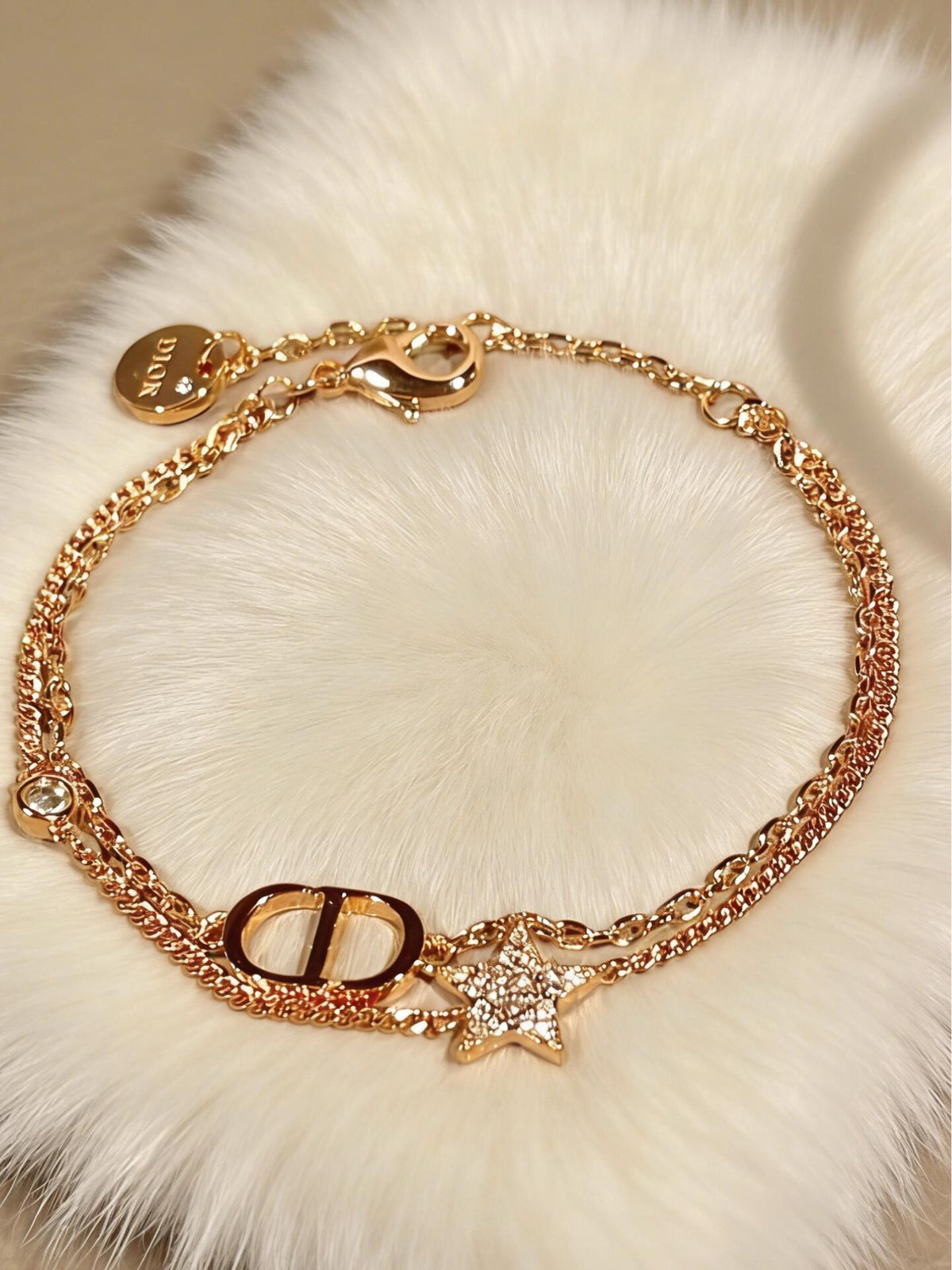 Floral Bracelet in Rose-Gold-Tone – Rose Gold Detail – Design 002 side detail