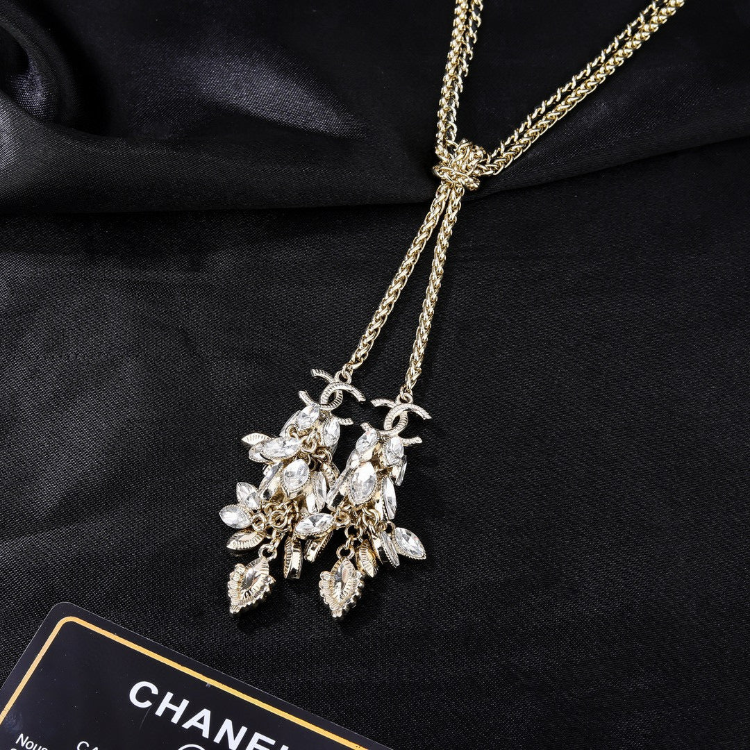 Double-C Emblem Pendant Necklace in Gold-Tone – Design 018 close-up detail