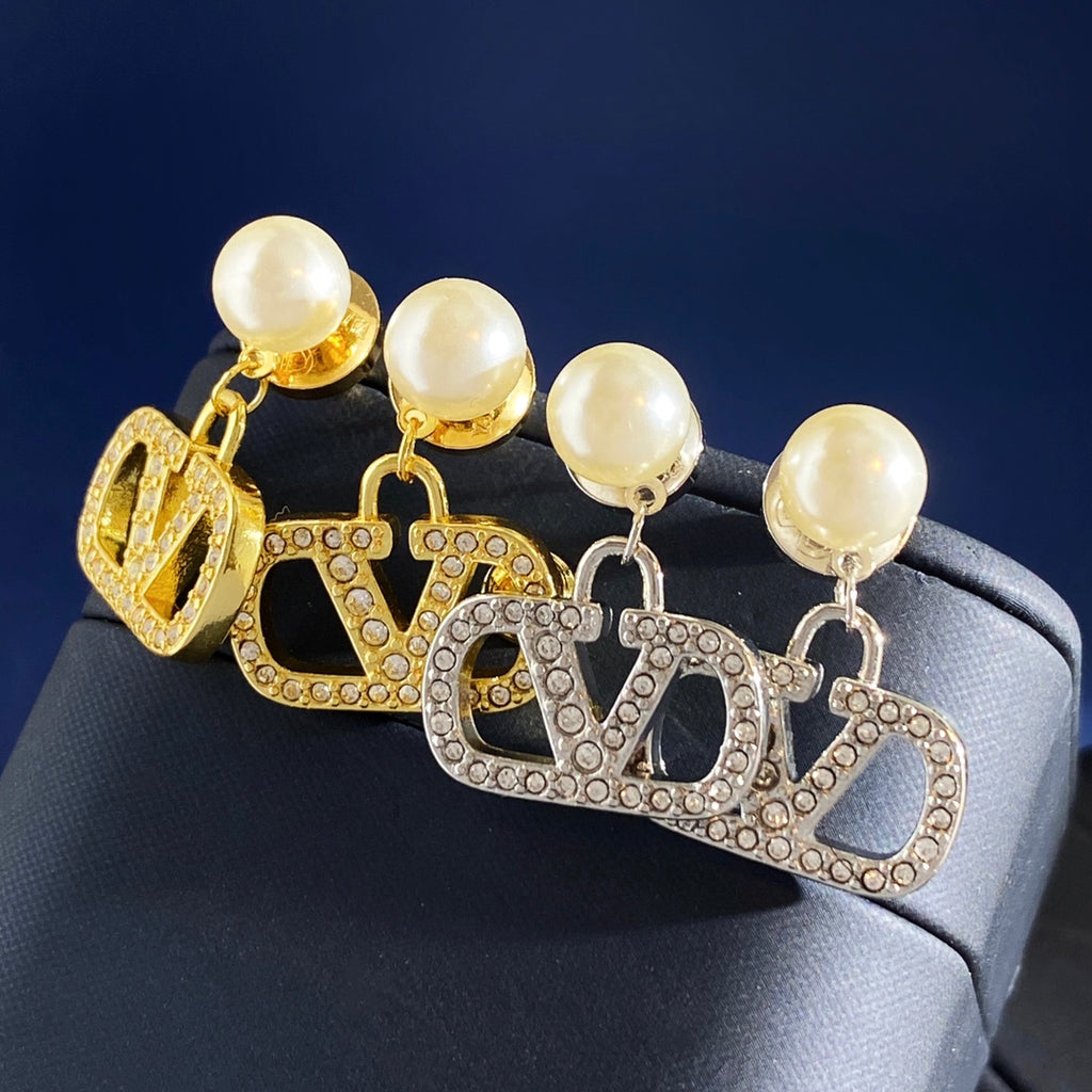 V Emblem Jewelry Accessory – White – Design 02 main product view