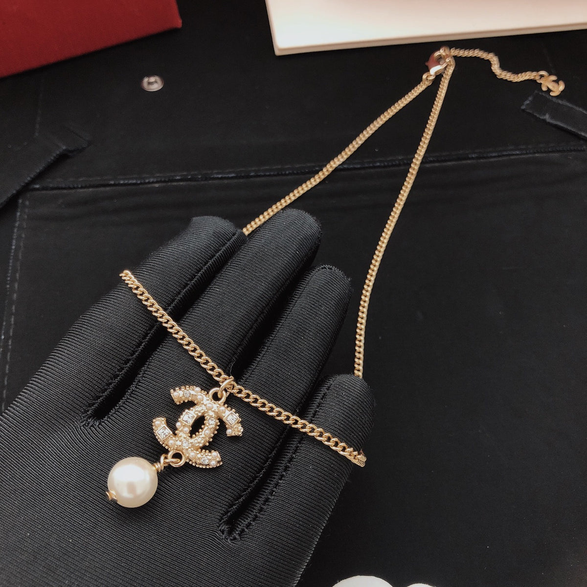 Pearl Pearl-Detail Pendant Necklace – Pearl Detail – Design 042 front product view