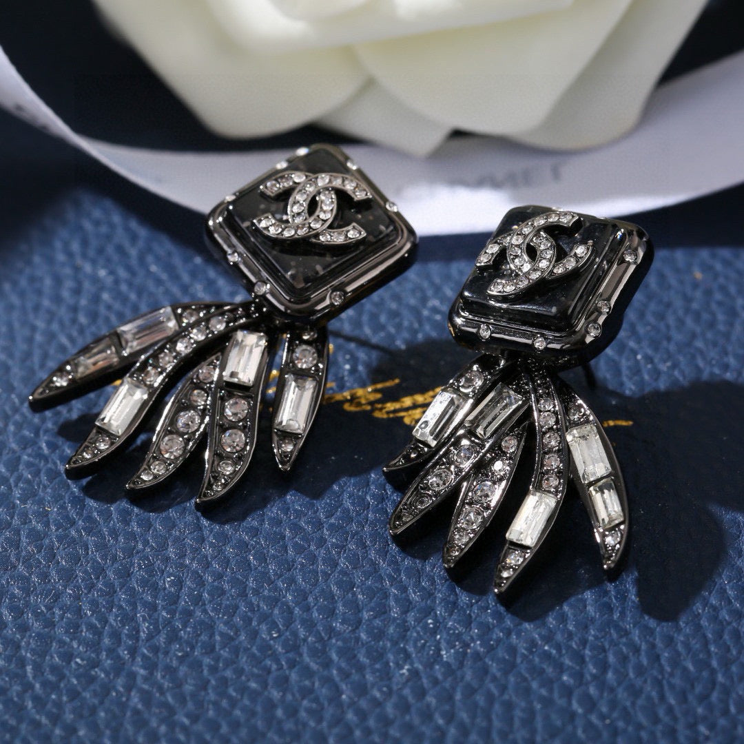 Double-C Emblem Stud Earrings in Gold-Tone – Design 033 side detail