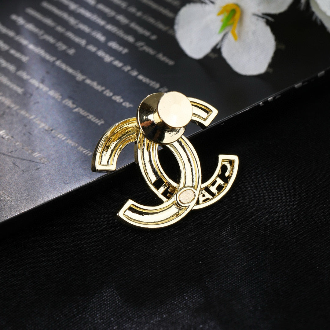 Double-C Emblem Brooch in Polished Metal-Tone – Design 056 main product view