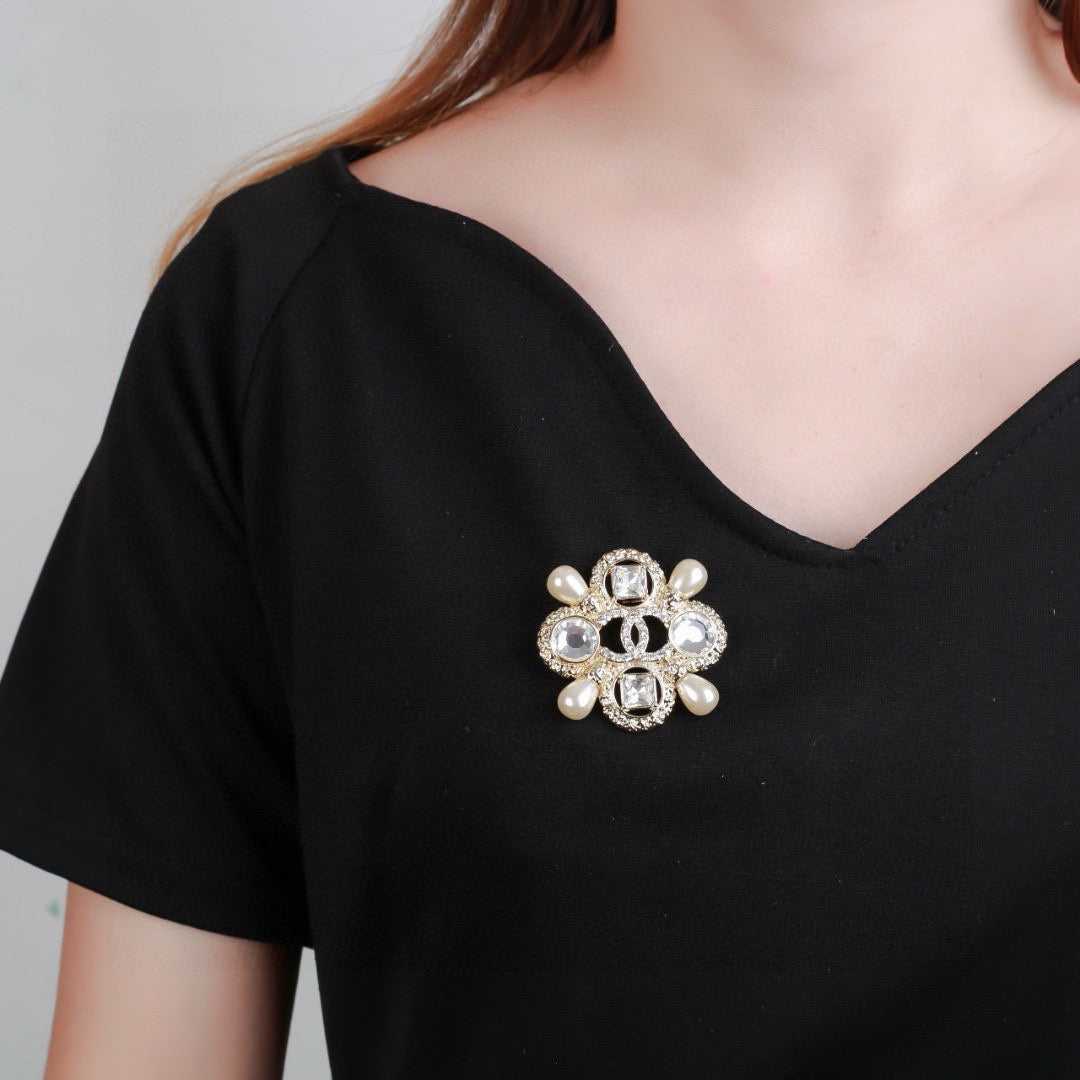 Signature Emblem Brooch in Polished Metal-Tone – Design 045 front product view