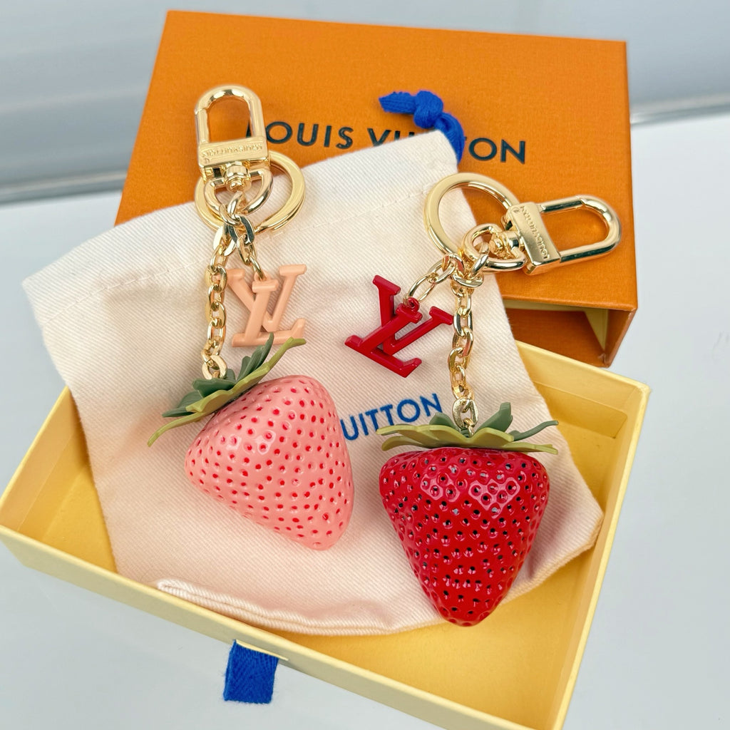 Letter Emblem Keychain – Design 004 main product view