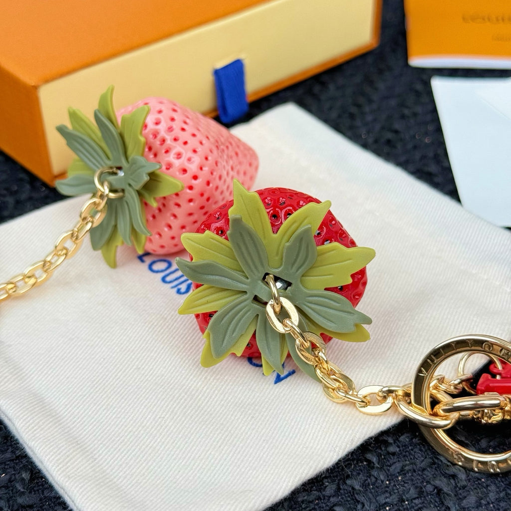 Letter Emblem Keychain – Design 004 side detail