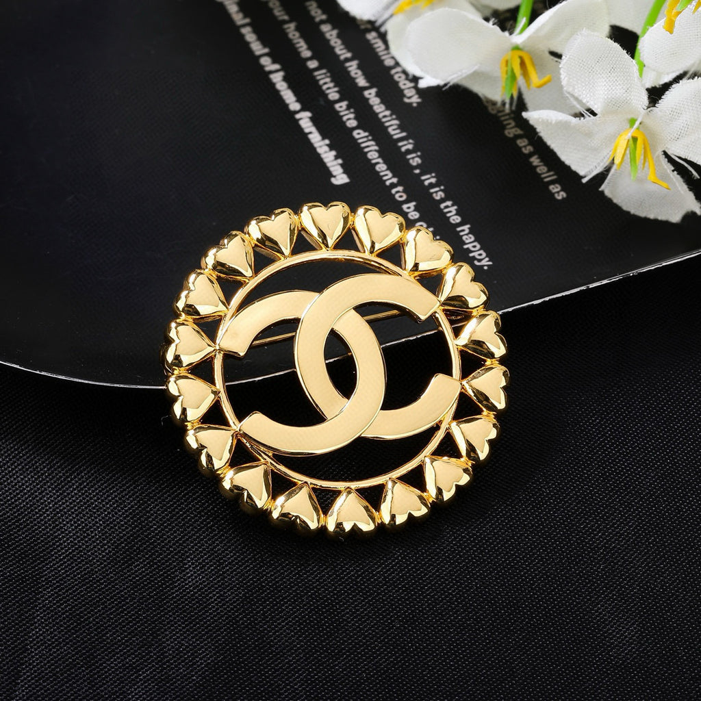 Double-C Emblem Brooch in Polished Metal-Tone – Design 060 detail view