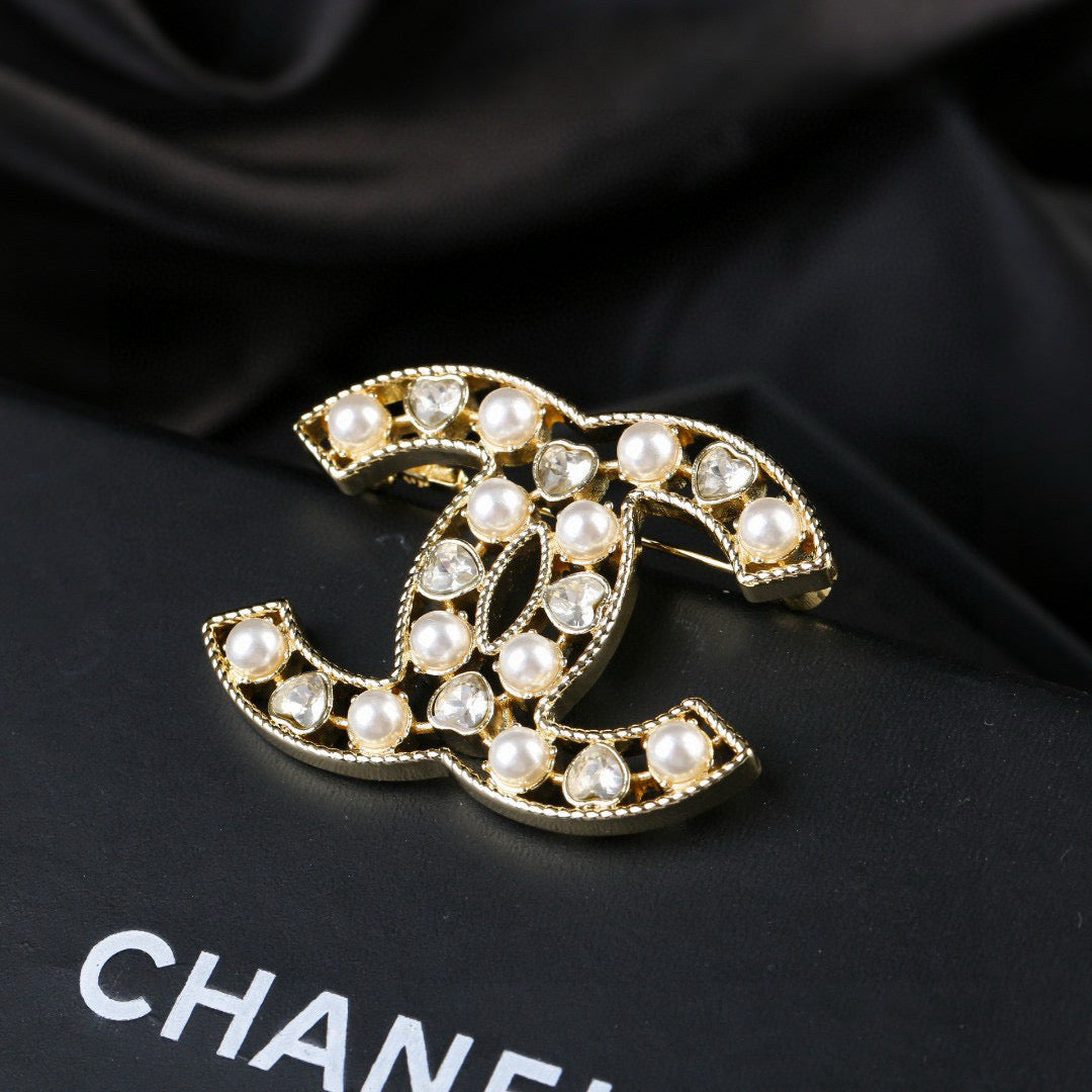 Double-C Emblem Brooch in Polished Metal-Tone – Pearl Detail – Design 008 detail view