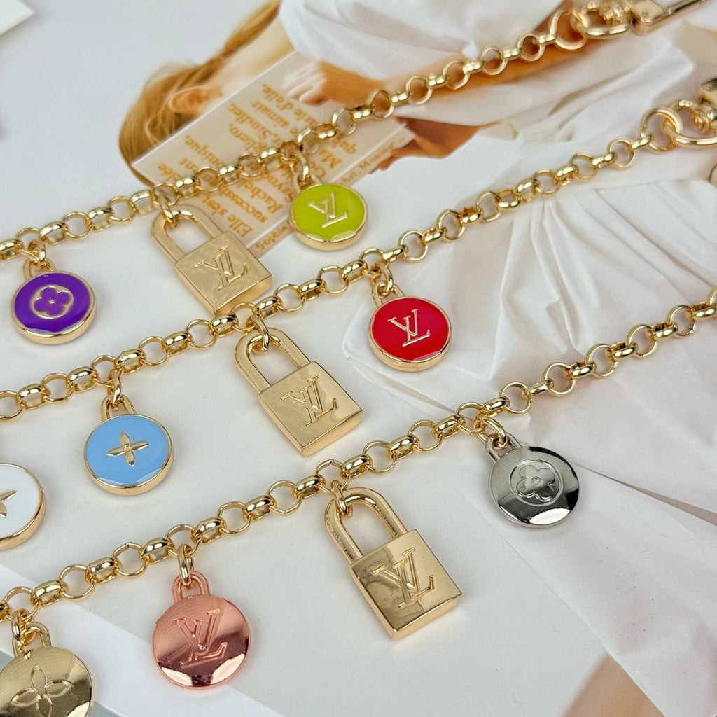 Floral Keychain – Design 003 styled product view
