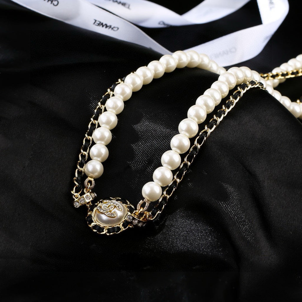 Pearl Jewelry Accessory in Gold-Tone – Pearl Detail main product view