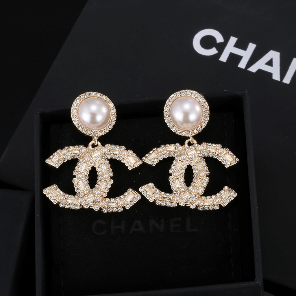 Double-C Emblem Pearl-Detail Stud Earrings – Pearl Detail main product view