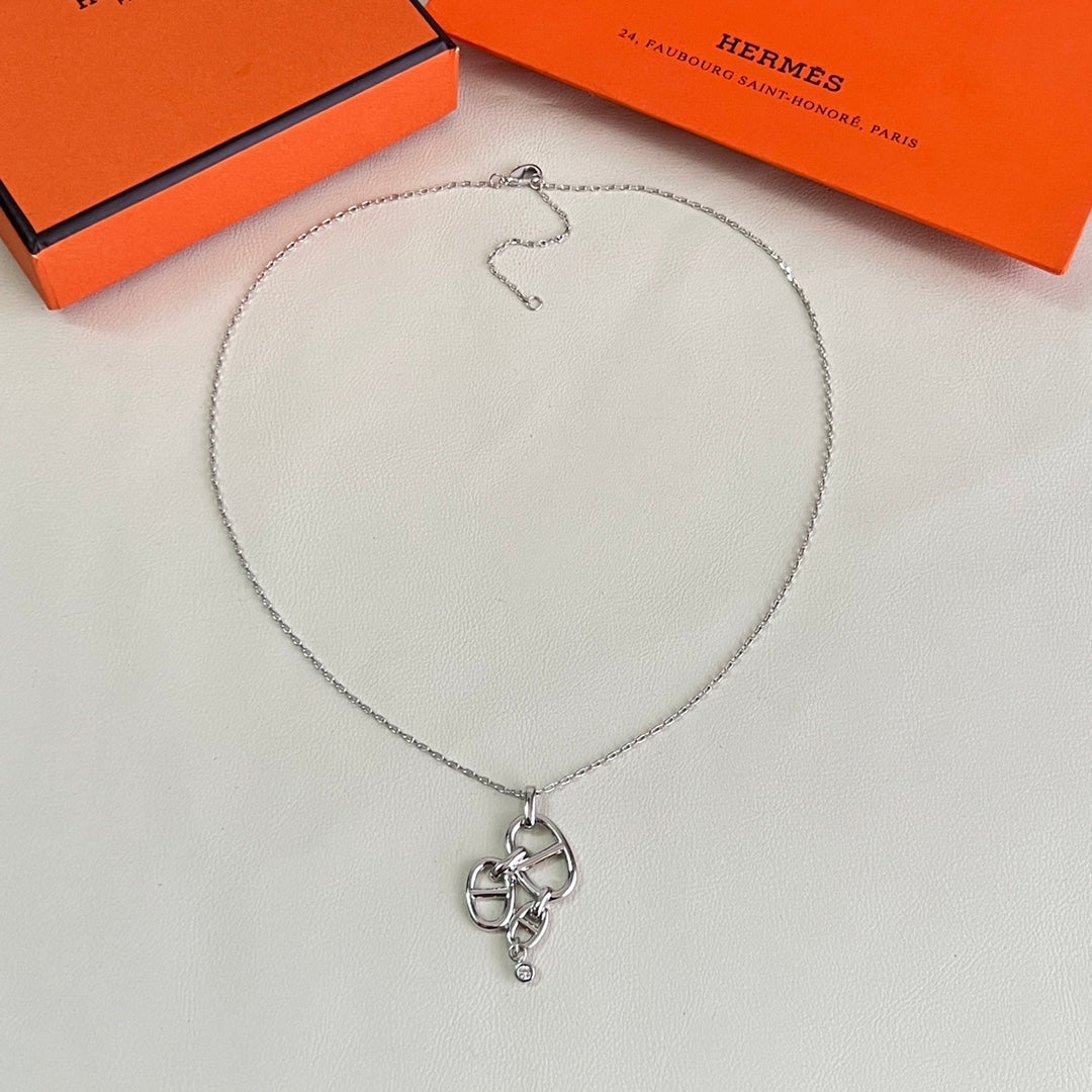 Toggle Pendant Necklace in Polished Metal-Tone – Toggle Detail – Design 012 close-up detail