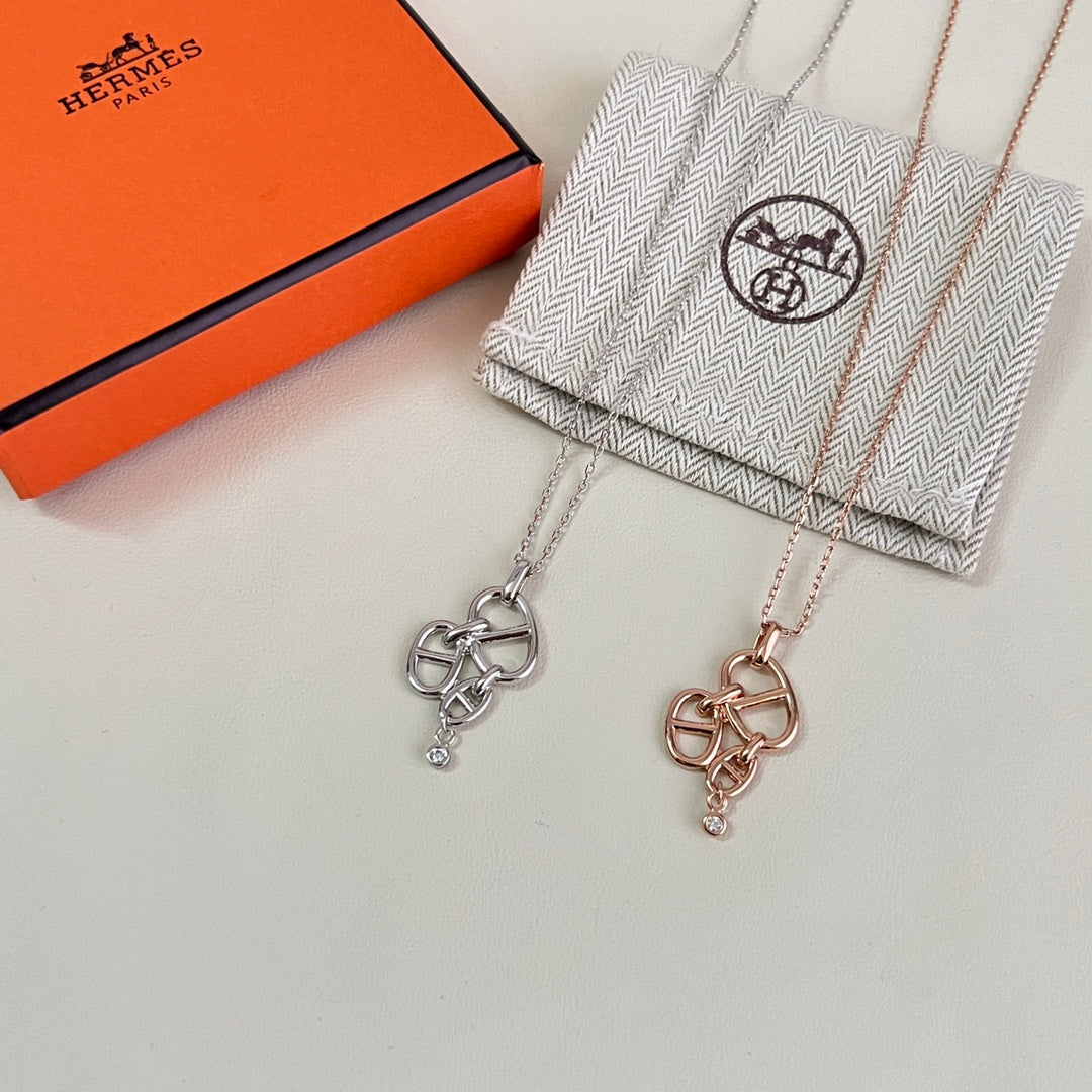 Toggle Pendant Necklace in Polished Metal-Tone – Toggle Detail – Design 012 detail view