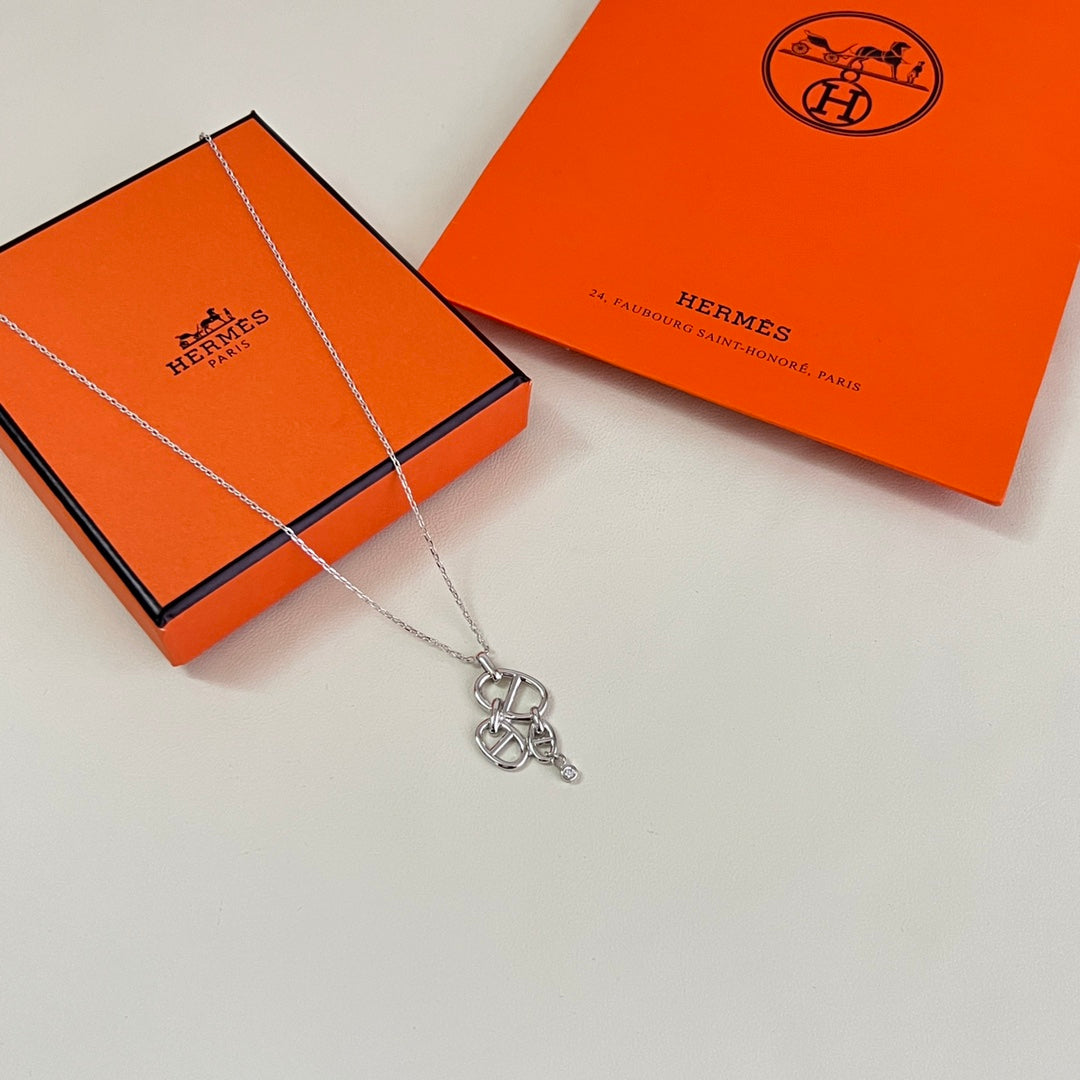 Toggle Pendant Necklace in Polished Metal-Tone – Toggle Detail – Design 012 main product view