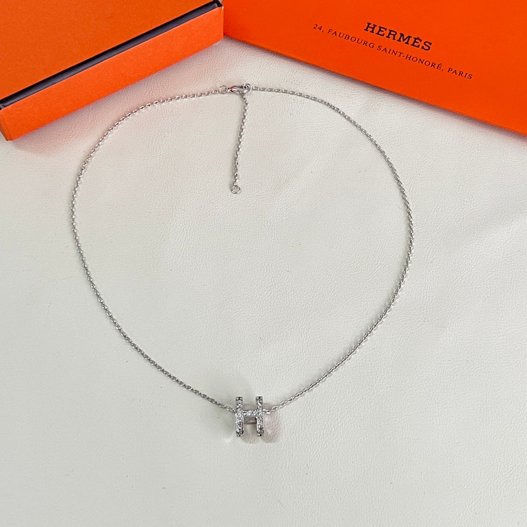 Horse Pendant Necklace in Polished Metal-Tone – Design 012 close-up detail