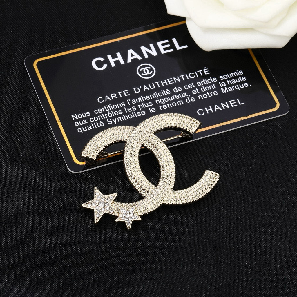 Double-C Emblem Brooch in Polished Metal-Tone – Design 015 detail view