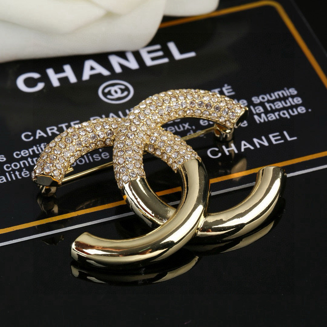Double-C Emblem Brooch in Polished Metal-Tone – Design 014 main product view