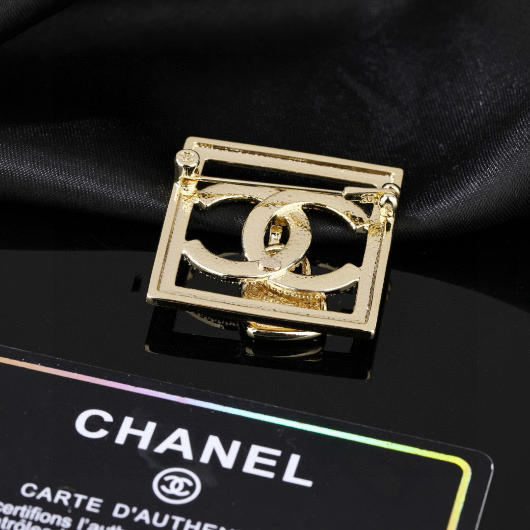 Double-C Emblem Brooch in Polished Metal-Tone – Design 011 main product view