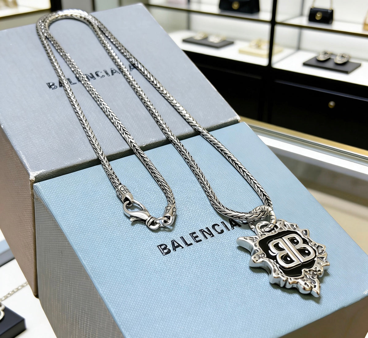 Geometric Emblem Pendant Necklace in Polished Metal-Tone – Vintage Detail – Design 032 side detail