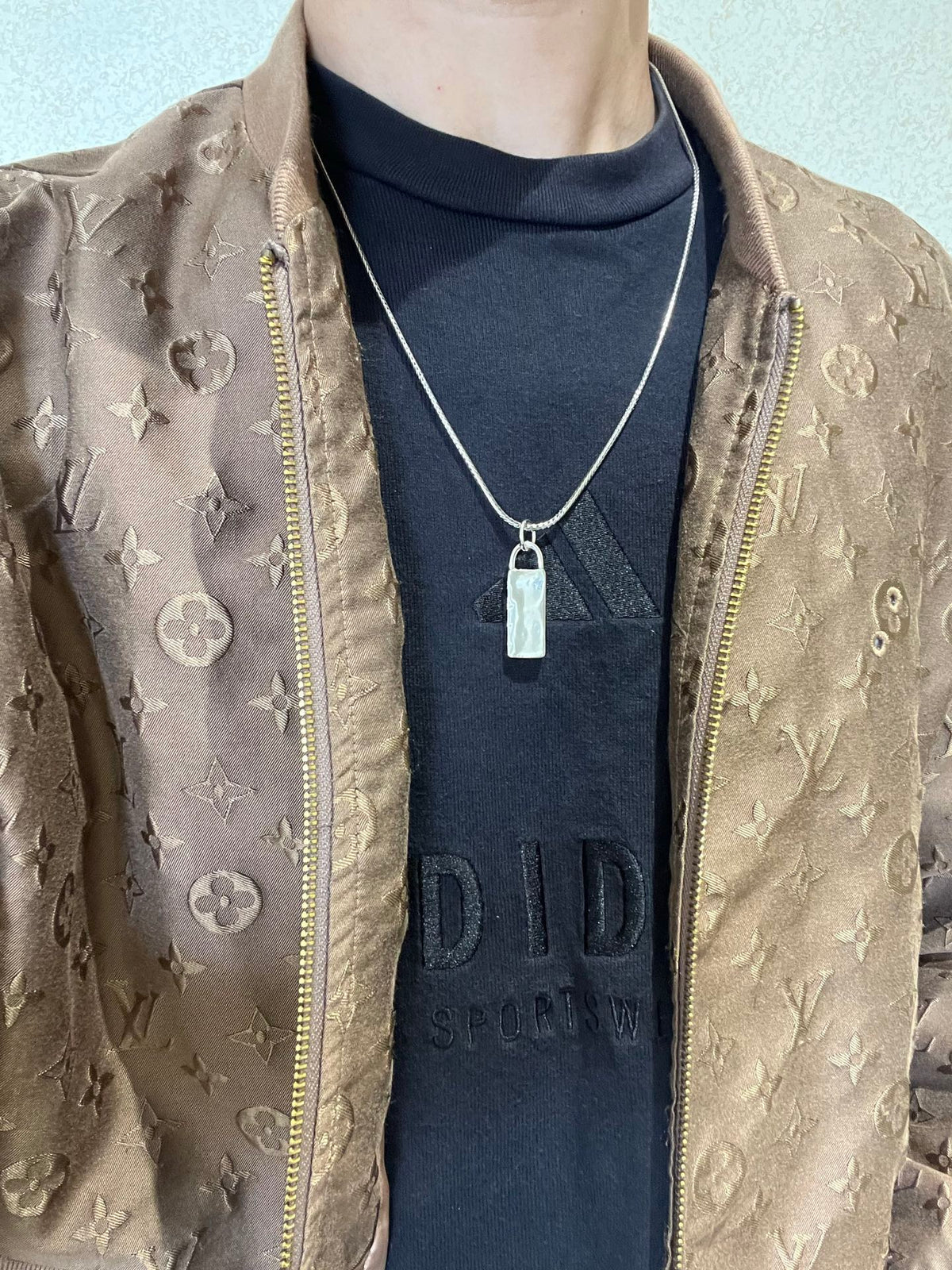 Double-G Emblem Pendant Necklace in Polished Metal-Tone – Design 033 main product view