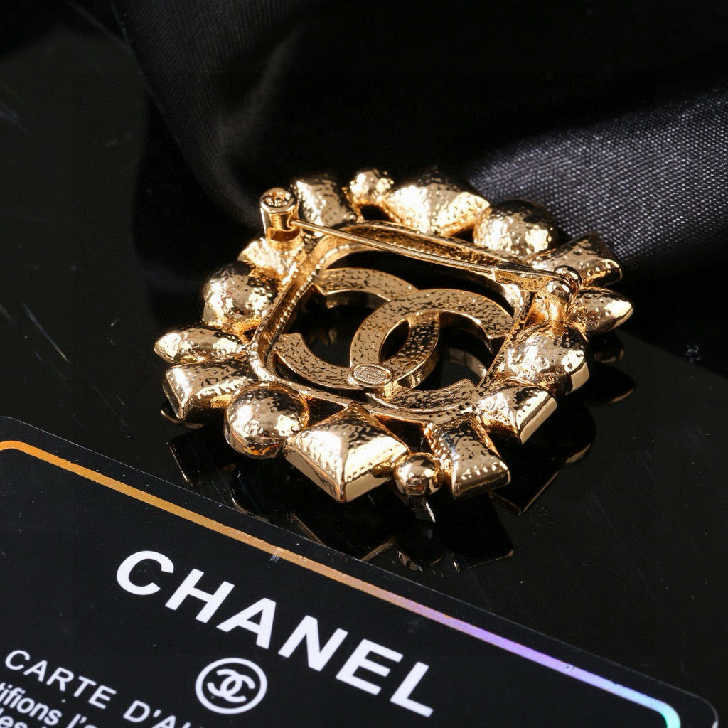 Double-C Emblem Brooch in Polished Metal-Tone – Design 016 main product view