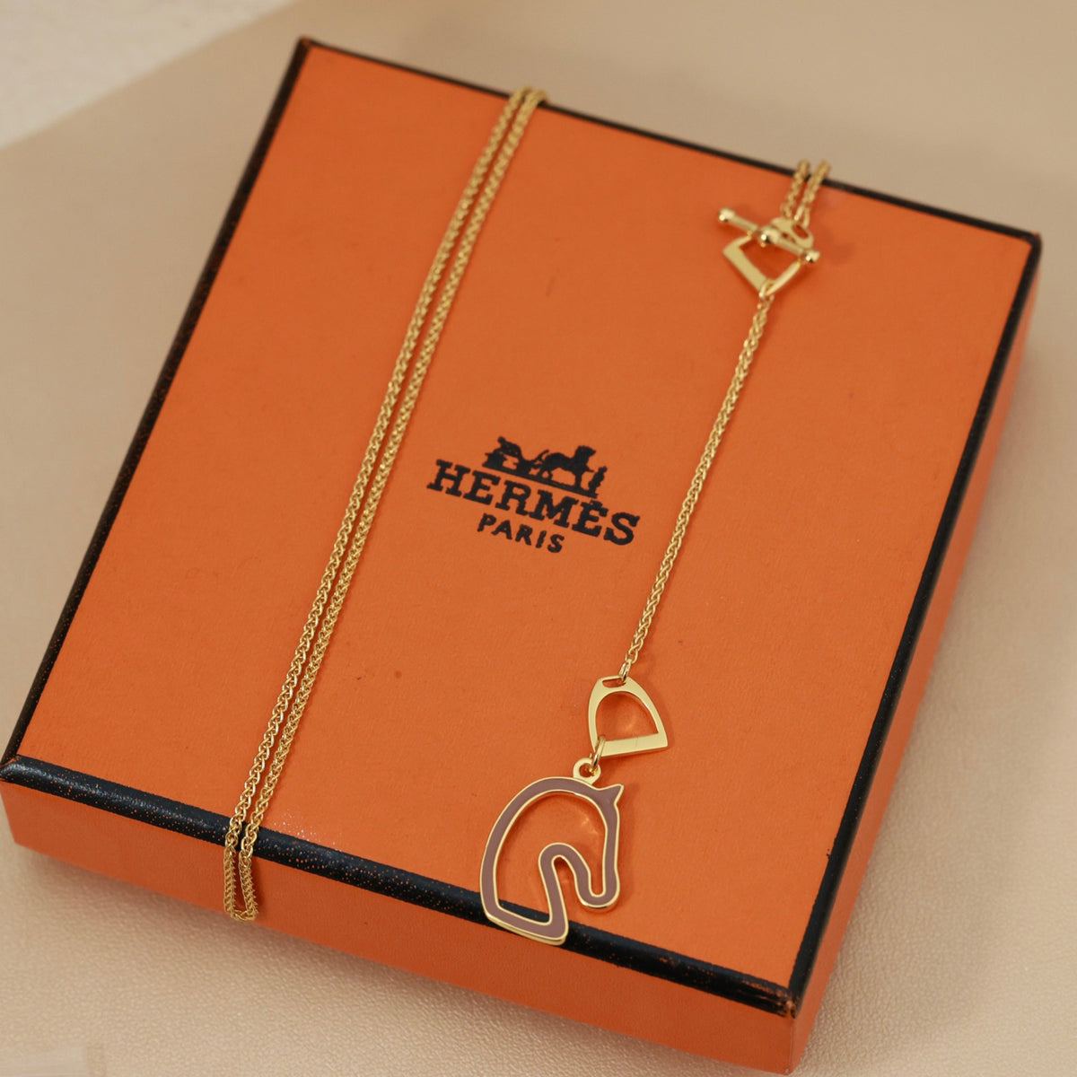 Horse Head Pendant Necklace in Rose-Gold-Tone – Rose Gold Detail – Design 002 front product view